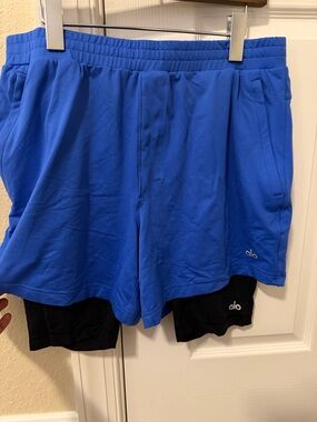 ALO Yoga Men's Dual-Layer Athletic Shorts in Bright Blue with Black Liner